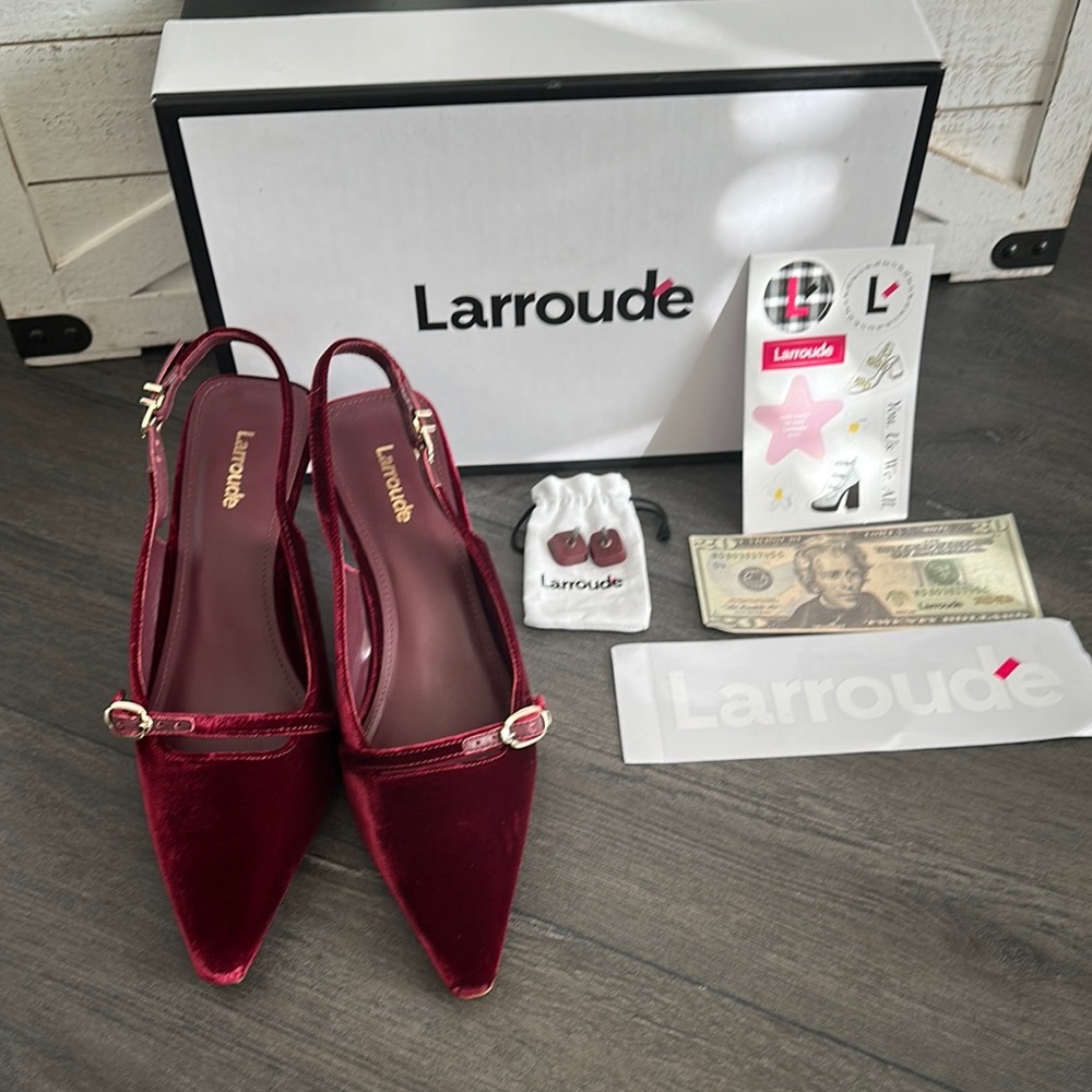 Larroude Ines Pump In Wine Velvet - Picture 9 of 11